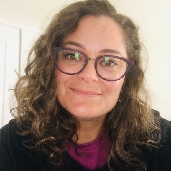 Meet your Posher, Stephanie - Picture 1 of 1